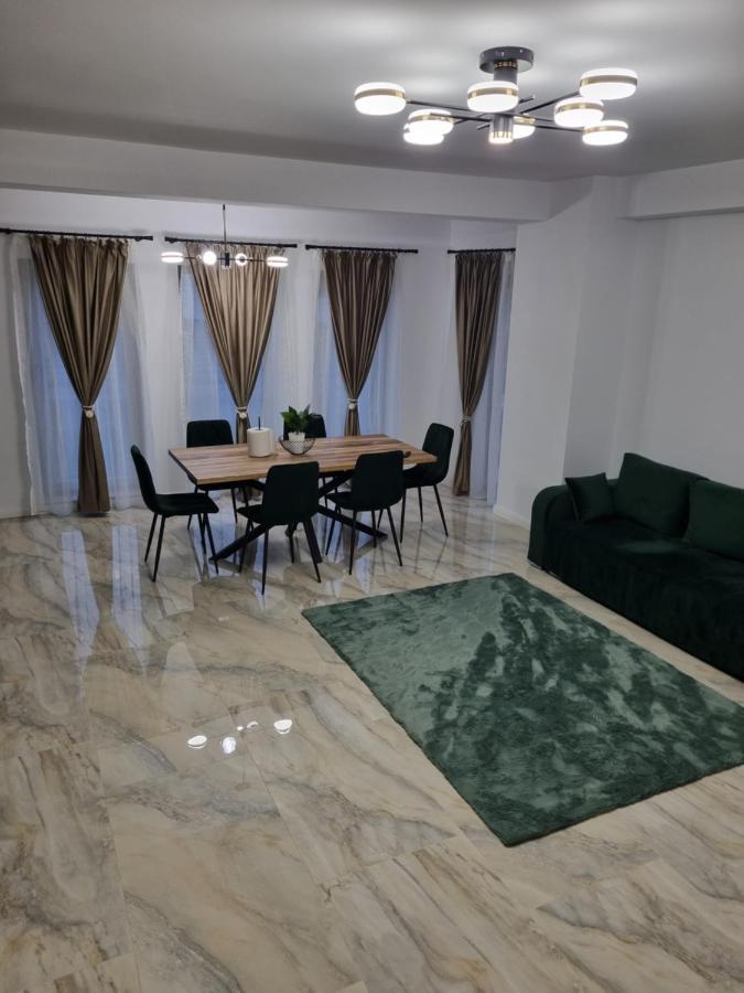 Apartament Mihai Cassas Residence Craiova Bagian luar foto
